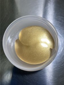 金のラメが入ったジェルシート